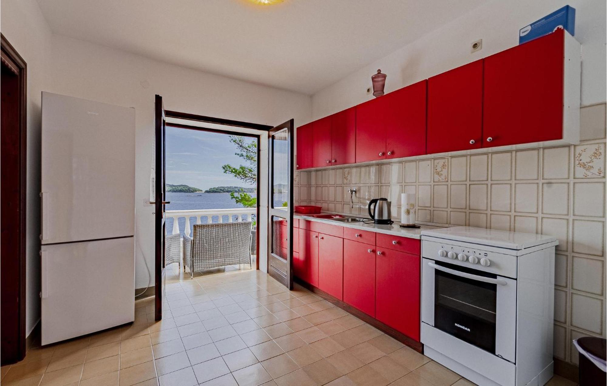 Beautiful Home In Prizba With Kitchen エクステリア 写真