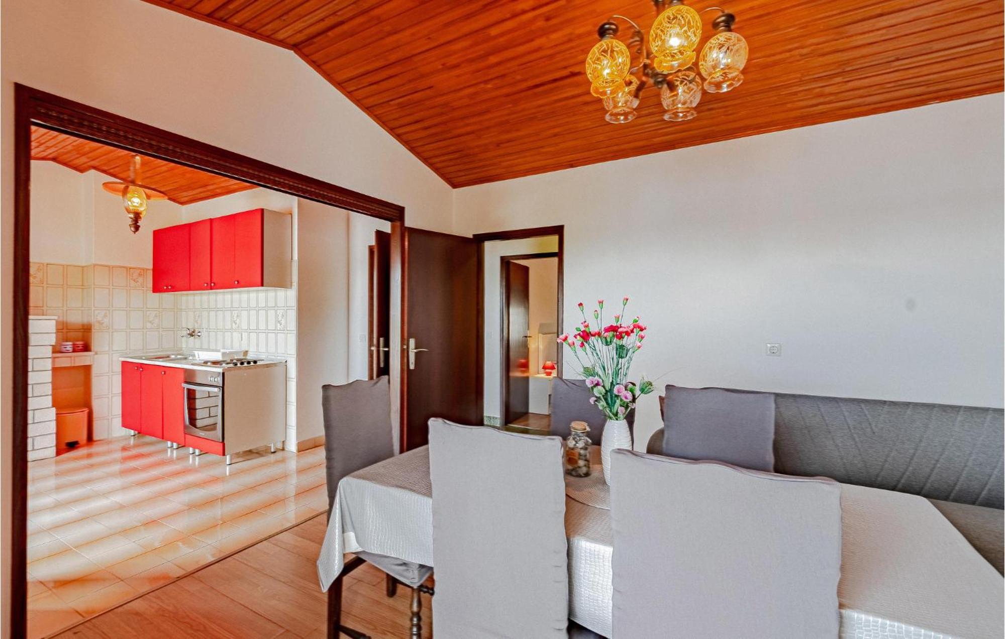 Beautiful Home In Prizba With Kitchen エクステリア 写真