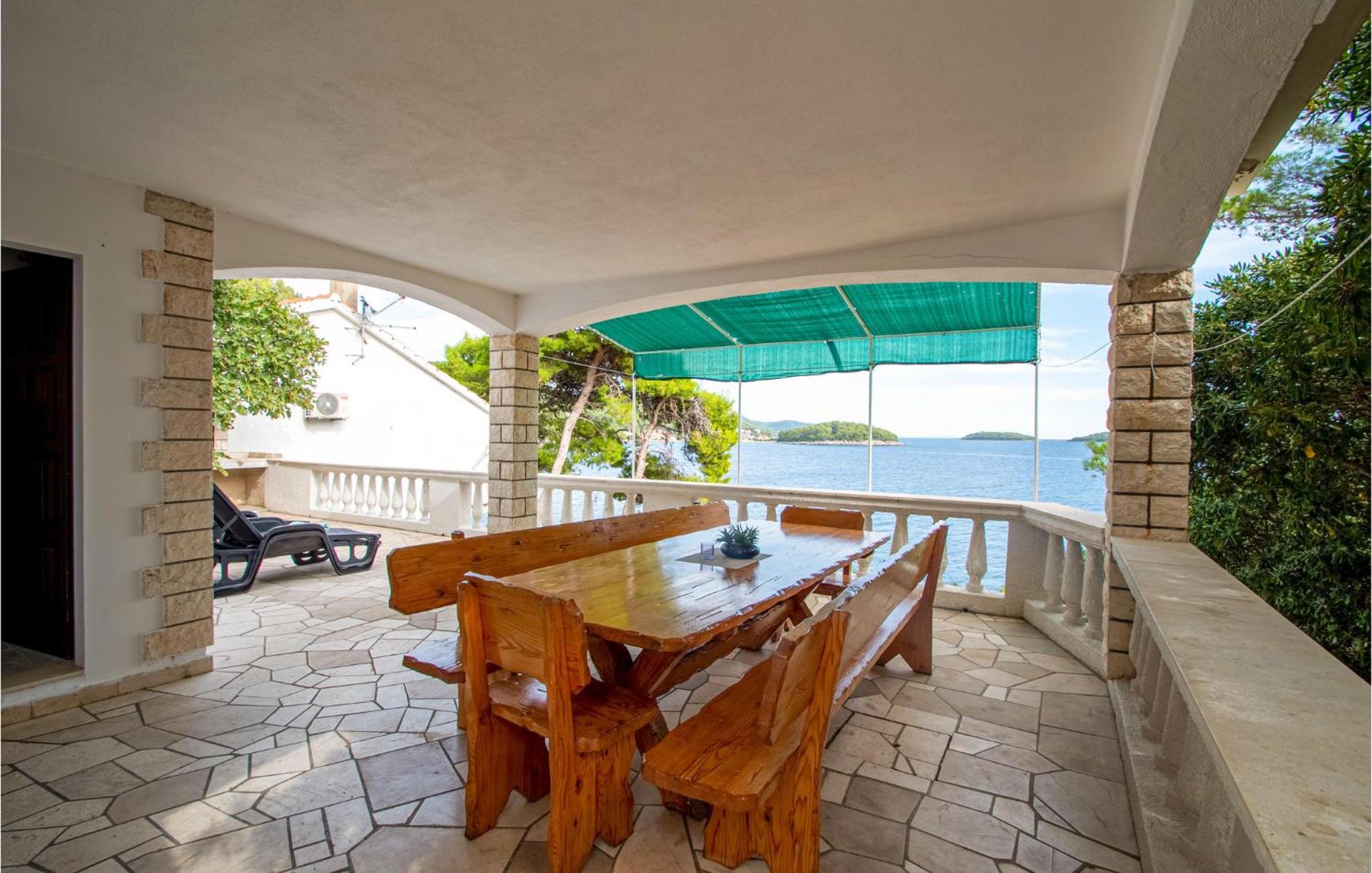 Beautiful Home In Prizba With Kitchen エクステリア 写真