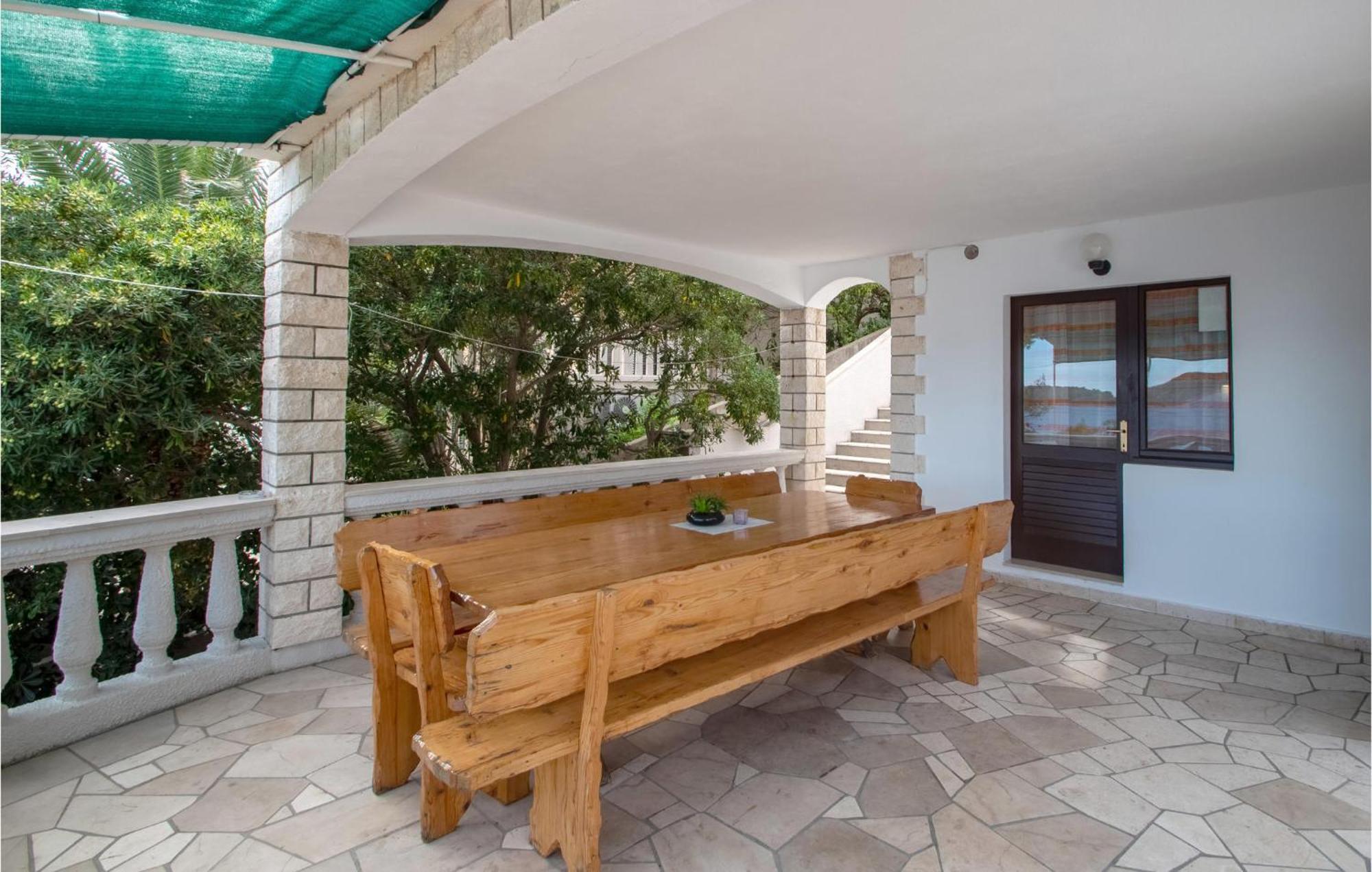 Beautiful Home In Prizba With Kitchen エクステリア 写真