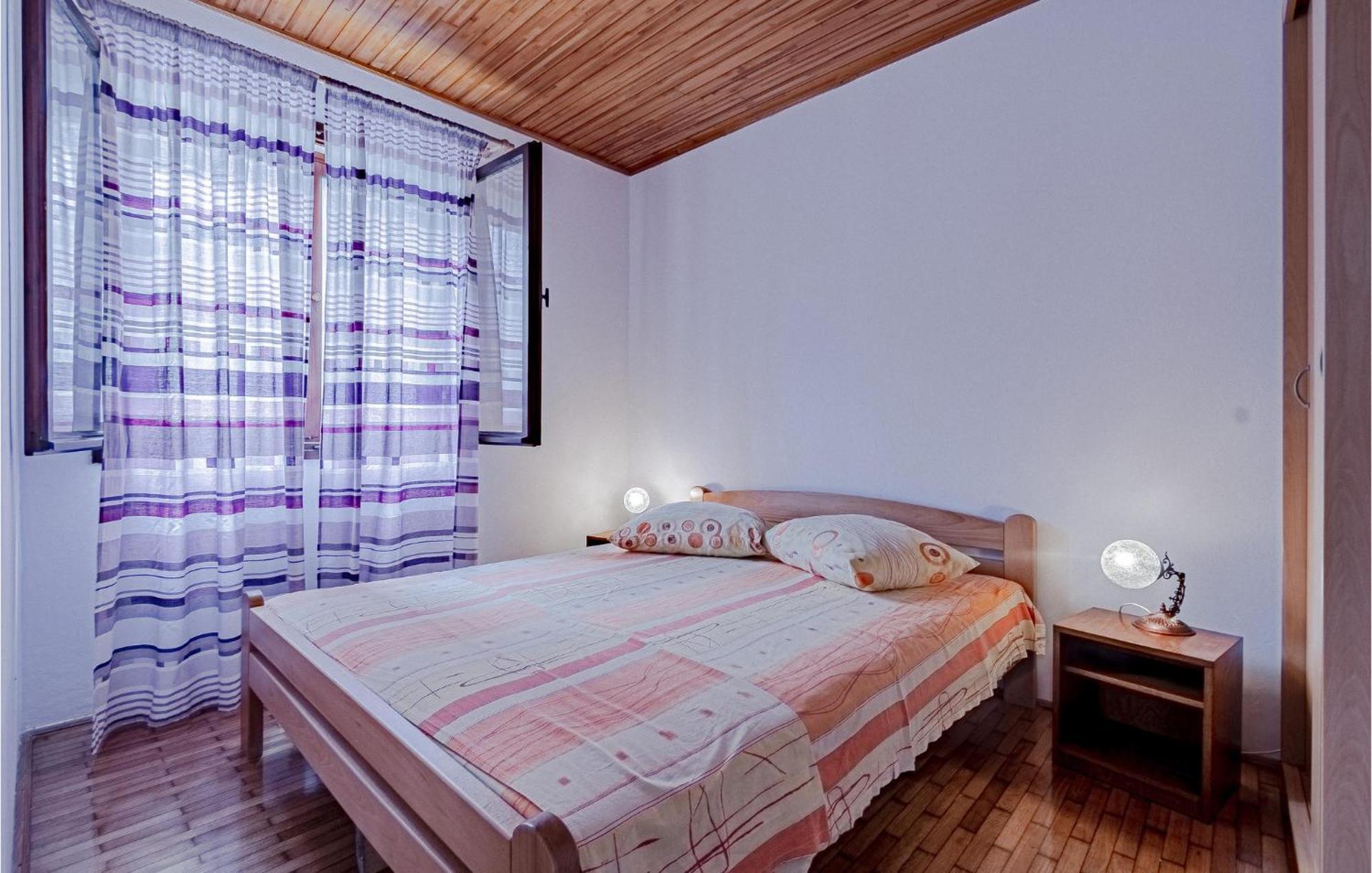 Beautiful Home In Prizba With Kitchen エクステリア 写真