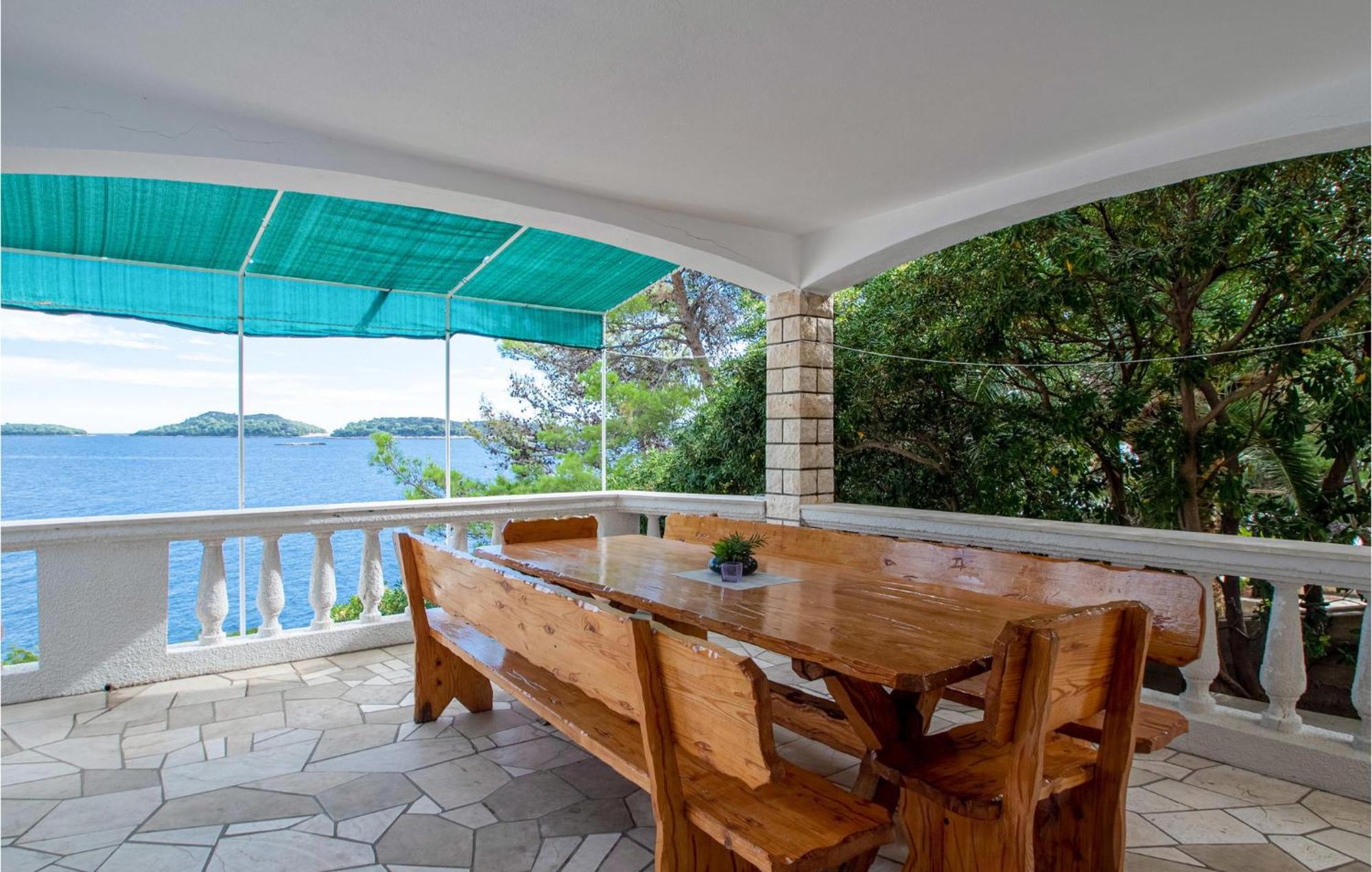 Beautiful Home In Prizba With Kitchen エクステリア 写真