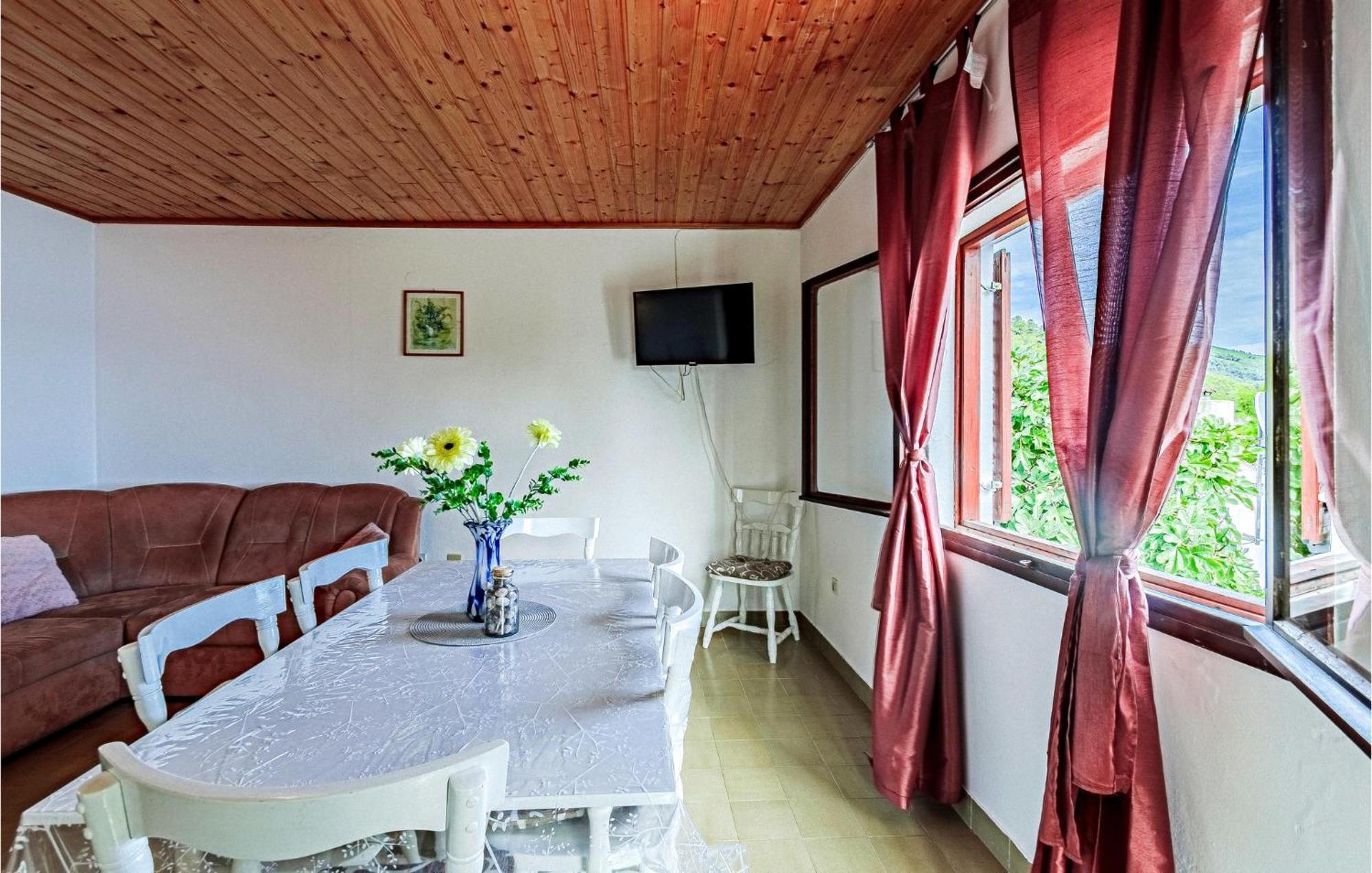 Beautiful Home In Prizba With Kitchen エクステリア 写真